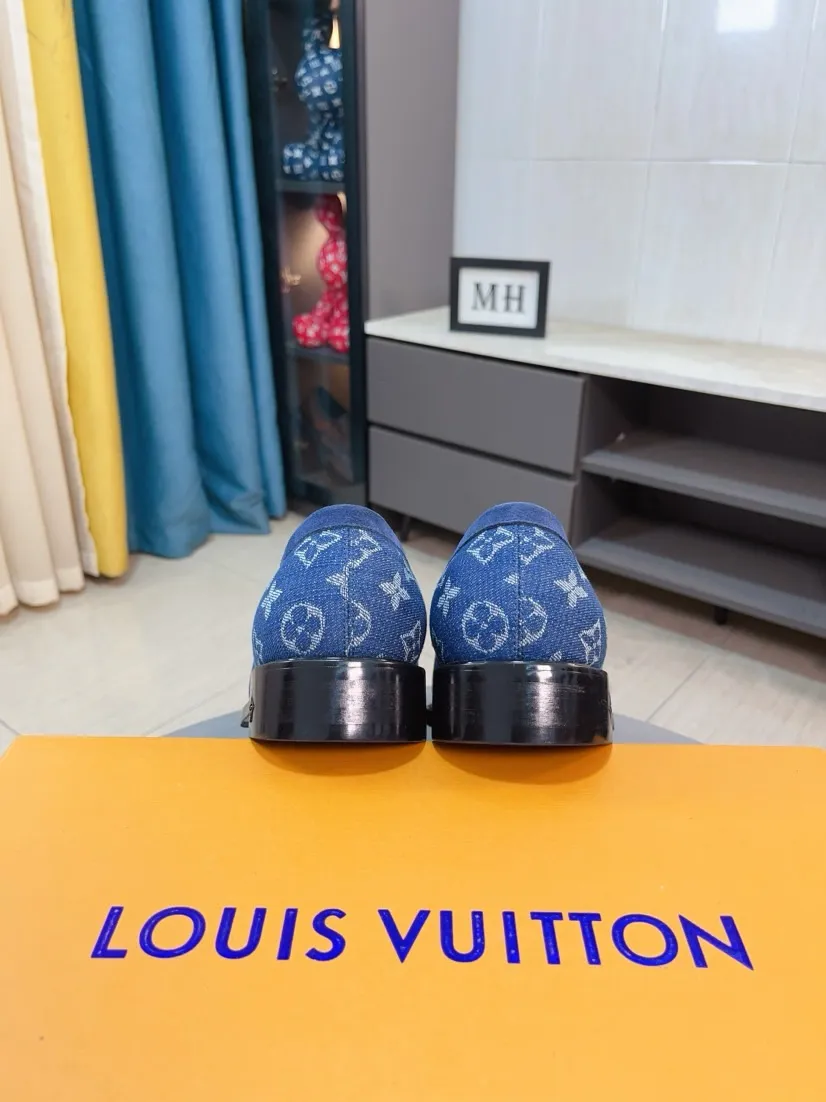 Ex-factory price 720🌹🌹High version [LV] Louis Vuitton's popular casual leather shoes🎖Fashionable and elegant🎖🎖Material: Original imported open-edge beaded cowhide, washed cowhide leather lining, original open-molded rubber outsole, high-end and classy, ​​elegant quality, instantly transforming into a handsome man ❤❤Standard\nNumber: 38-44